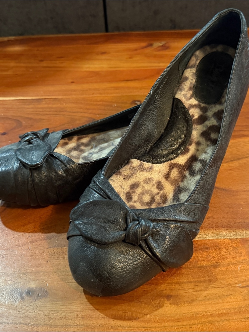 Børn Black Leather Knot Ballet Flats - Women’s size 11